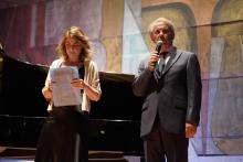 Orazi parla al microfono
