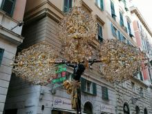 particolare di un Cristo da processione in via San Lorenzo