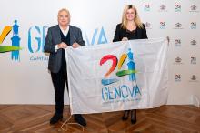 consegna bandiera Genova 2024 a vicepresidente Cip Liguria Della Gatta