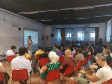 L'intervento della consigliera Ghio davanti alle ragazze e ai ragazzi della Valbisagno al Centro Civico di Staglieno L'intervento della consigliera Ghio davanti alle ragazze e ai ragazzi della Valbisagno al Centro Civico di Staglieno