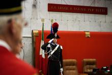 Un carabiniere sull'attenti