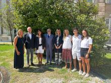 Foto di gruppo nel cortile della buvette di Palazzo Tursi