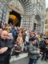 L'esterno della Cattedrale prima della rappresentazione