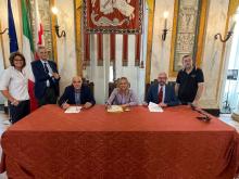 tavolo relatori e firmatari