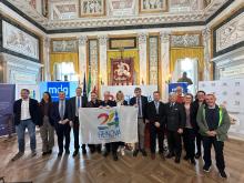 foto di gruppo della Mezza di Genova: presenti tra gli altri assessore Bianchi e vicepresidente Piana
