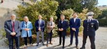 foto di gruppo nel giardino di palazzo Albini