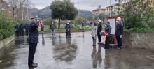 Il saluto militare durante la cerimonia