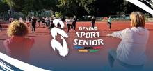 Un gruppo di over 65 impegnati in esercizi fisici su una pista di atletica