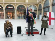 Il facente funzioni sindaco Pietro Piciocchi a margine dell'inaugurazione della mostra "Di fatto, Madri Costituenti"