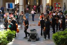 orchestrali nel cortile di Tursi