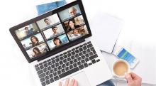 immagine di computer e chat