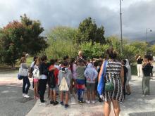 Un momento della lezione di educazione stradale tenuta dagli operatori di Polizia Locale 2
