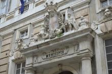 frontone dell'ingresso di palazzo Tursi