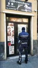 chiuso parrucchiere da polizia locale