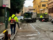 Piazza Giusti - soffiatori al lavoro