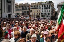 Piazza Matteotti affollata per la conclusione delle celebrazioni del 25 aprile