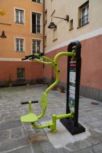 Nuovo attrezzo ginnico in piazza Tenedo