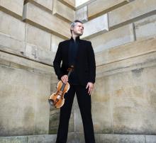 Vadim Repin con in mano il suo violino