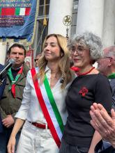 La sindaca Salis in piazza Matteotti insieme a Benedetta Tobagi